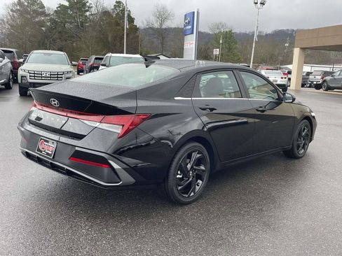 New 2026 Hyundai Elantra SEL Sport Premium image 3