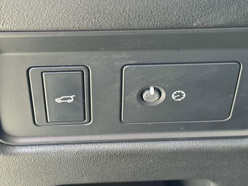 Used 2022 Land Rover Discovery S R-Dynamic image 21