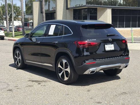 Used 2025 Mercedes-Benz GLA 250 4MATIC image 4
