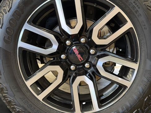 Certified 2024 GMC Yukon AT4 w/ Max Trailering Package AWD/4WD image 37