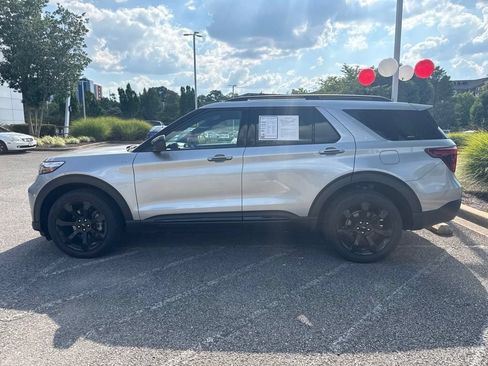 Used 2023 Ford Explorer ST-Line w/ Class IV Trailer Tow Package AWD/4WD image 7
