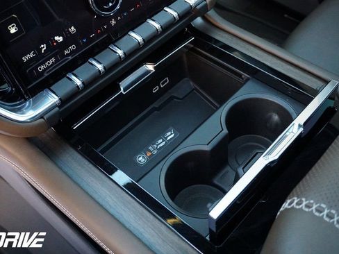 Used 2026 GMC Yukon Denali Ultimate image 32