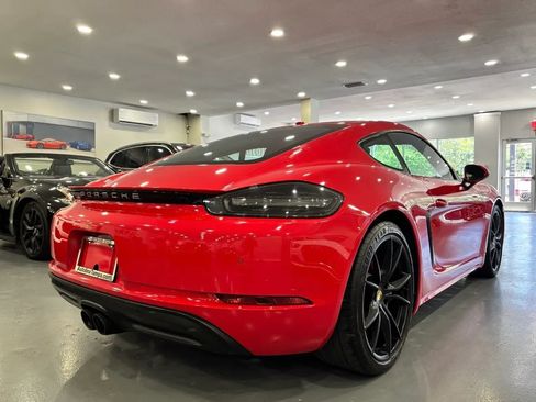 Used 2018 Porsche 718 Cayman S RWD image 7