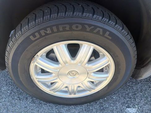 Used 2006 Chrysler Town & Country Touring image 27