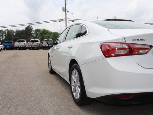 Used 2021 Chevrolet Malibu LT FWD image 12