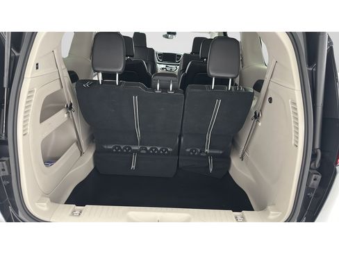 Used 2023 Chrysler Pacifica Touring-L AWD/4WD image 25
