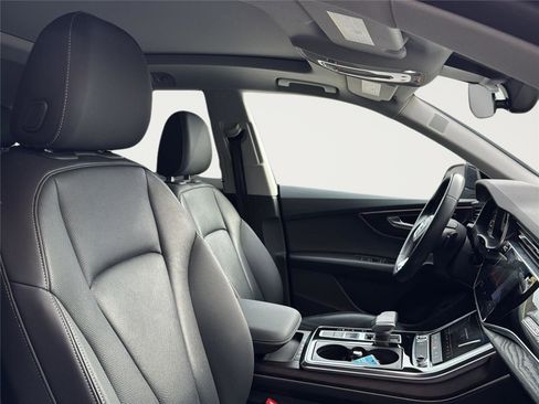 Used 2022 Audi Q8 Premium Plus w/ Premium Plus Package image 32