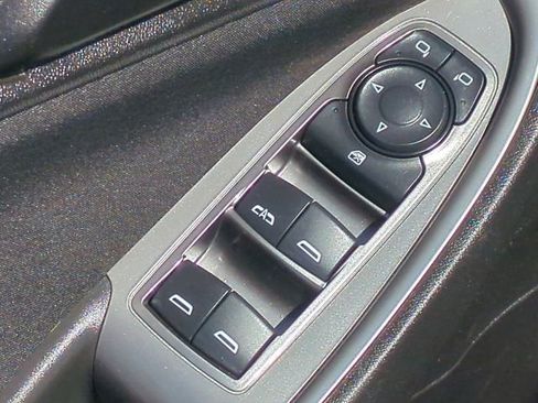 Used 2023 Chevrolet Malibu LT image 32