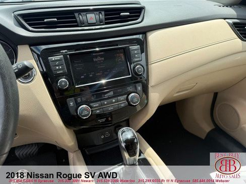 Used 2018 Nissan Rogue SV AWD/4WD image 19