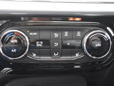 New 2026 Chevrolet Trax LT w/ Sunroof Package image 25