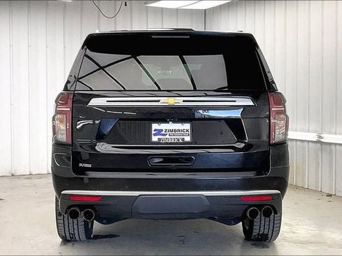 Used 2021 Chevrolet Suburban High Country w/ Premium Package AWD/4WD image 4