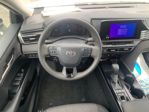 Used 2025 Toyota Camry LE FWD image 17