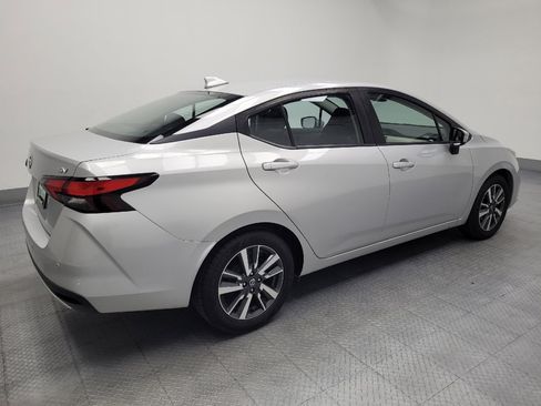 Used 2021 Nissan Versa SV FWD image 10