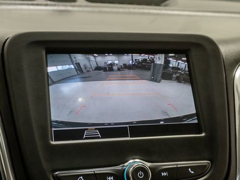 Used 2022 Chevrolet Equinox LT AWD/4WD image 18