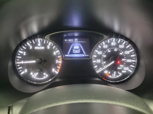 Used 2018 Nissan Pathfinder S image 23