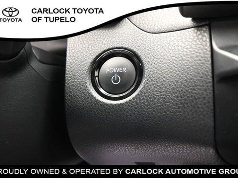 Used 2025 Toyota Camry SE w/ Convenience Package FWD image 17