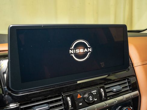 New 2026 Nissan Pathfinder Platinum image 17