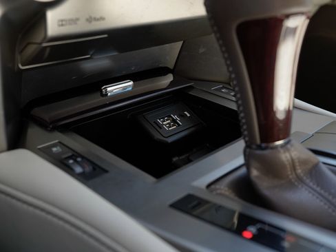 Used 2019 Lexus GX 460 Premium w/ Premium Package image 27