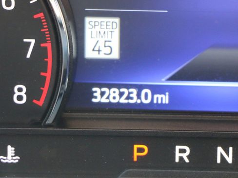 Used 2022 Ford Explorer ST-Line w/ Class IV Trailer Tow Package AWD/4WD image 33
