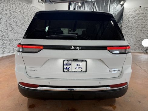 Used 2025 Jeep Grand Cherokee Limited image 8