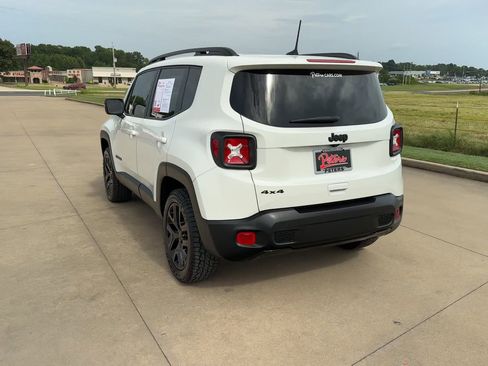 Used 2022 Jeep Renegade Altitude image 6