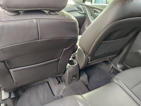 Used 2018 Chevrolet Trax LT w/ LT Convenience Package FWD image 28