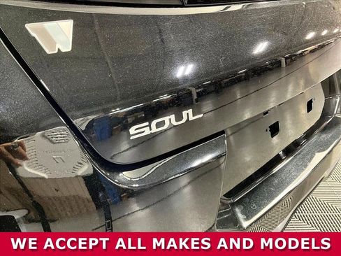 Used 2023 Kia Soul GT-Line w/ GT-Line Technology Package FWD image 23