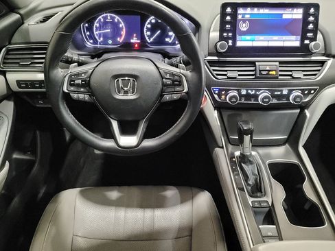 Used 2018 Honda Accord Touring image 22