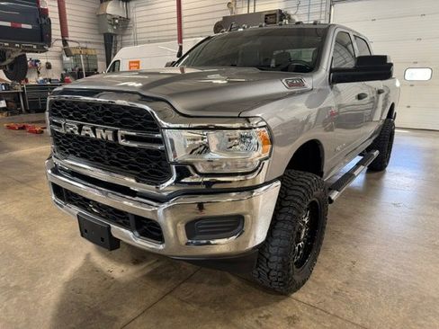 Used 2022 RAM 2500 Tradesman w/ Chrome Appearance Group AWD/4WD image 40