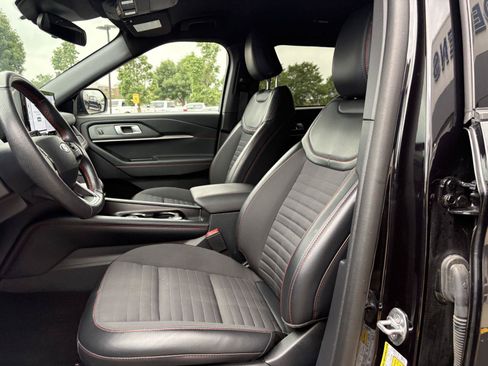 Used 2025 Ford Explorer ST-Line AWD/4WD image 16