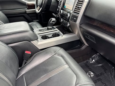 Used 2016 Ford F150 Platinum w/ Equipment Group 701A Luxury image 15