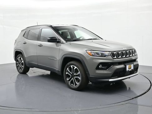 Used 2023 Jeep Compass Limited AWD/4WD image 4