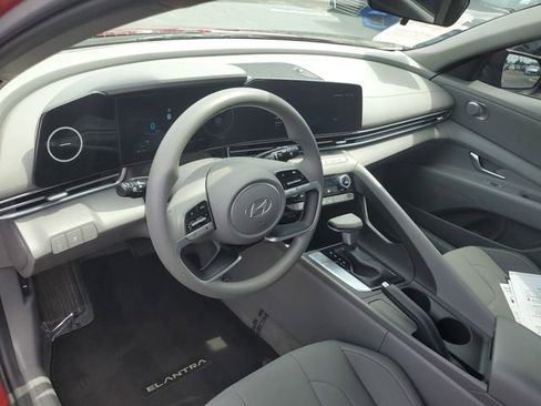 Used 2024 Hyundai Elantra SEL FWD image 9