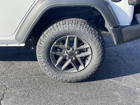 New 2026 Jeep Wrangler Unlimited Sport S image 32