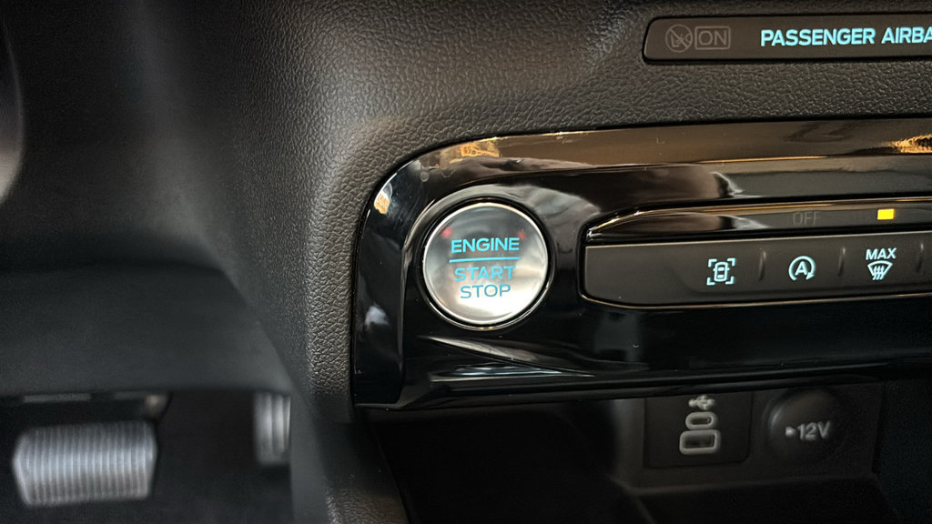 Used 2025 Ford Escape Platinum AWD/4WD image 14