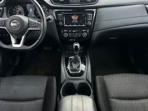 Certified 2020 Nissan Rogue SV image 4