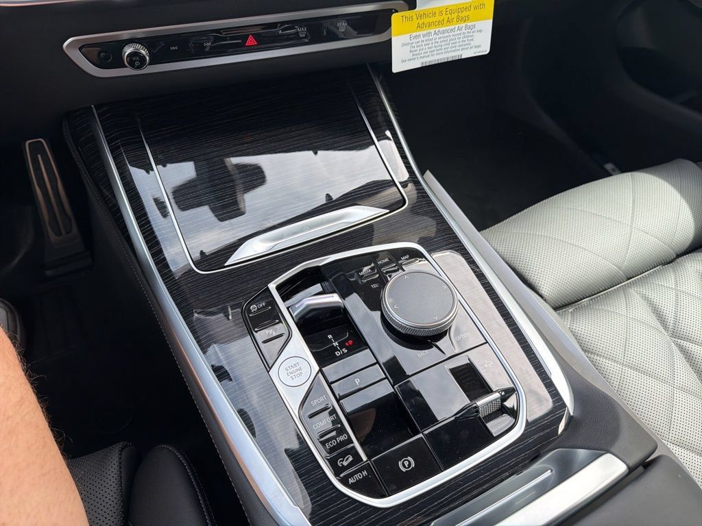 New 2026 BMW X7 xDrive40i w/ M Sport Package AWD/4WD image 22