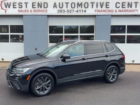 Used 2022 Volkswagen Tiguan SE AWD/4WD image 1
