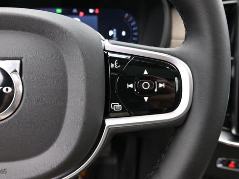 New 2026 Volvo XC90 B6 Plus w/ Protection Package Premier AWD/4WD image 14