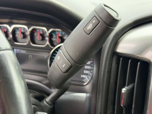 Used 2018 Chevrolet Silverado 1500 LT w/ Texas Edition RWD image 19