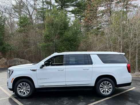 Used 2025 GMC Yukon XL Denali AWD/4WD image 2