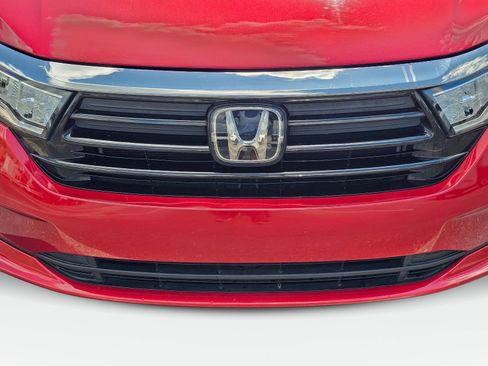 Used 2023 Honda Odyssey Touring image 3
