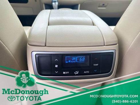 Used 2019 Toyota Highlander XLE FWD image 11