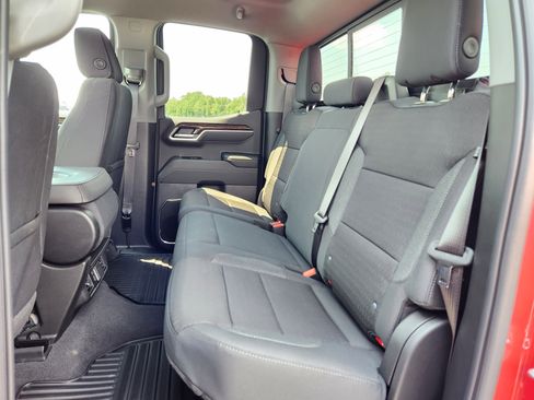 New 2025 GMC Sierra 1500 SLE w/ Preferred Package image 7