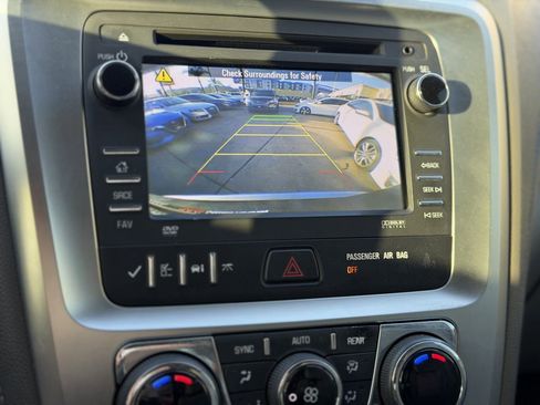 Used 2014 GMC Acadia SLE image 44