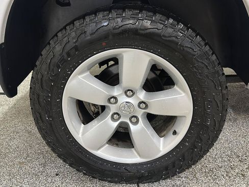 Used 2016 RAM 1500 Express AWD/4WD image 10