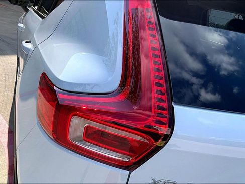 New 2026 Volvo XC40 B5 Plus w/ Protection Package Premier AWD/4WD image 43