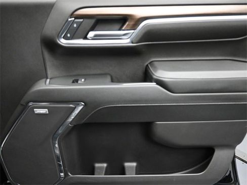 Used 2024 Chevrolet Silverado 1500 LT Trail Boss w/ Convenience Package II image 29