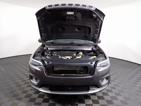 Used 2019 Jeep Cherokee Limited w/ Technology Group AWD/4WD image 8