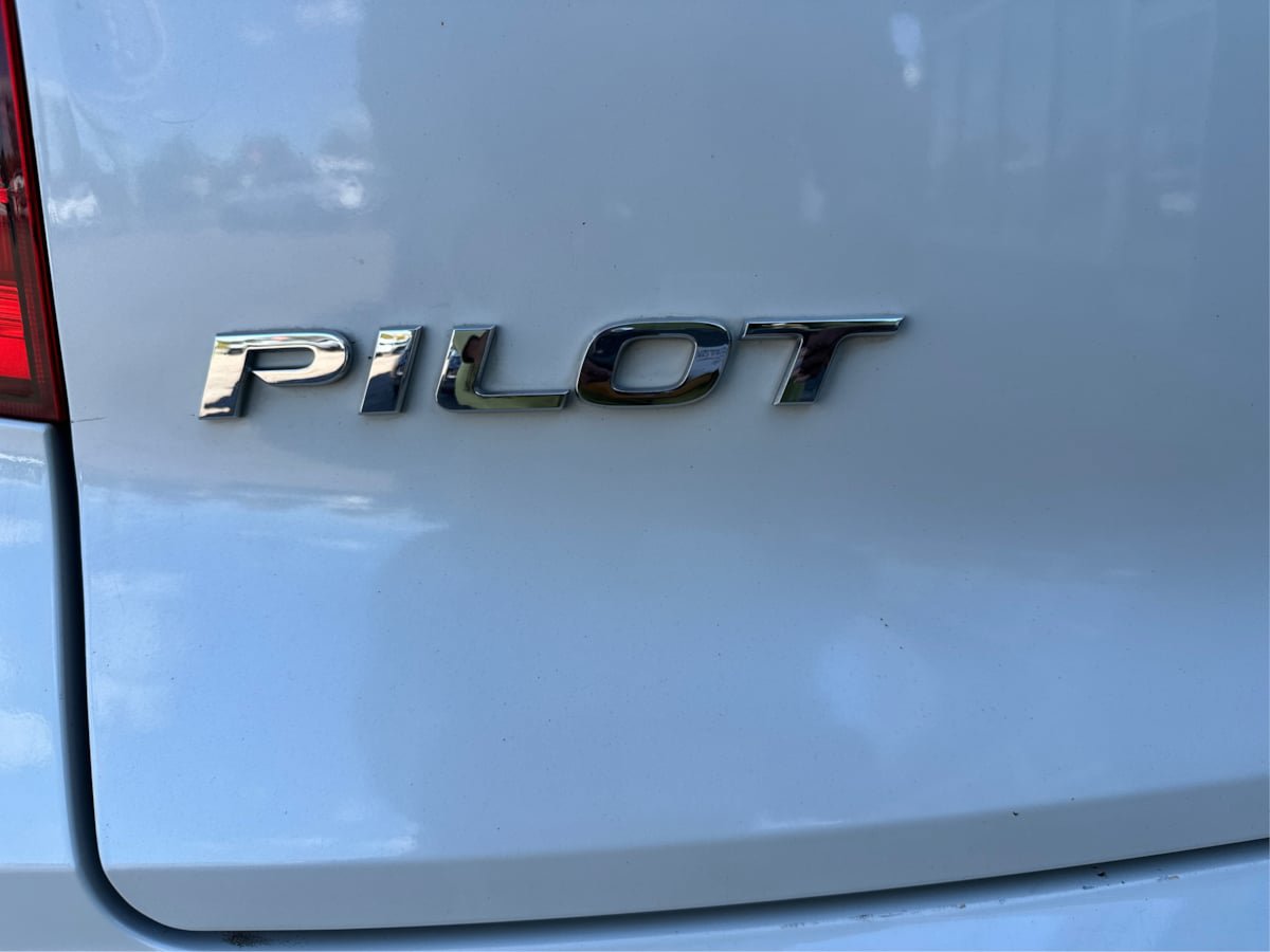 Used 2017 Honda Pilot Touring image 42